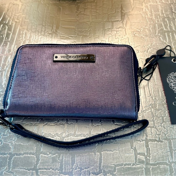 NWT Vince Camuto iridescent metallic wallet - Picture 6 of 6